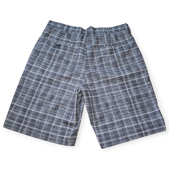 PGATour Men's Flat Front Golf Shorts, Color Caviar, Size 32 - Picture 6 of 10